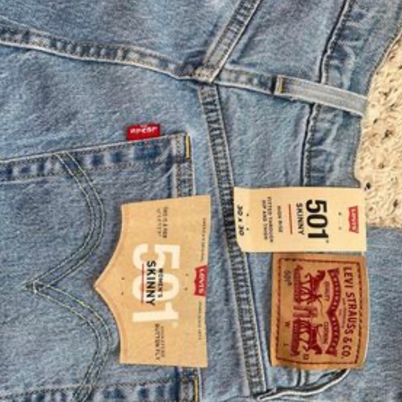 NWT Levi’s 30x30 - Picture 2 of 4